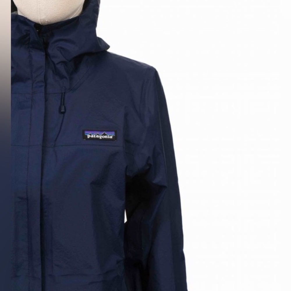 Patagonia navy rain coat